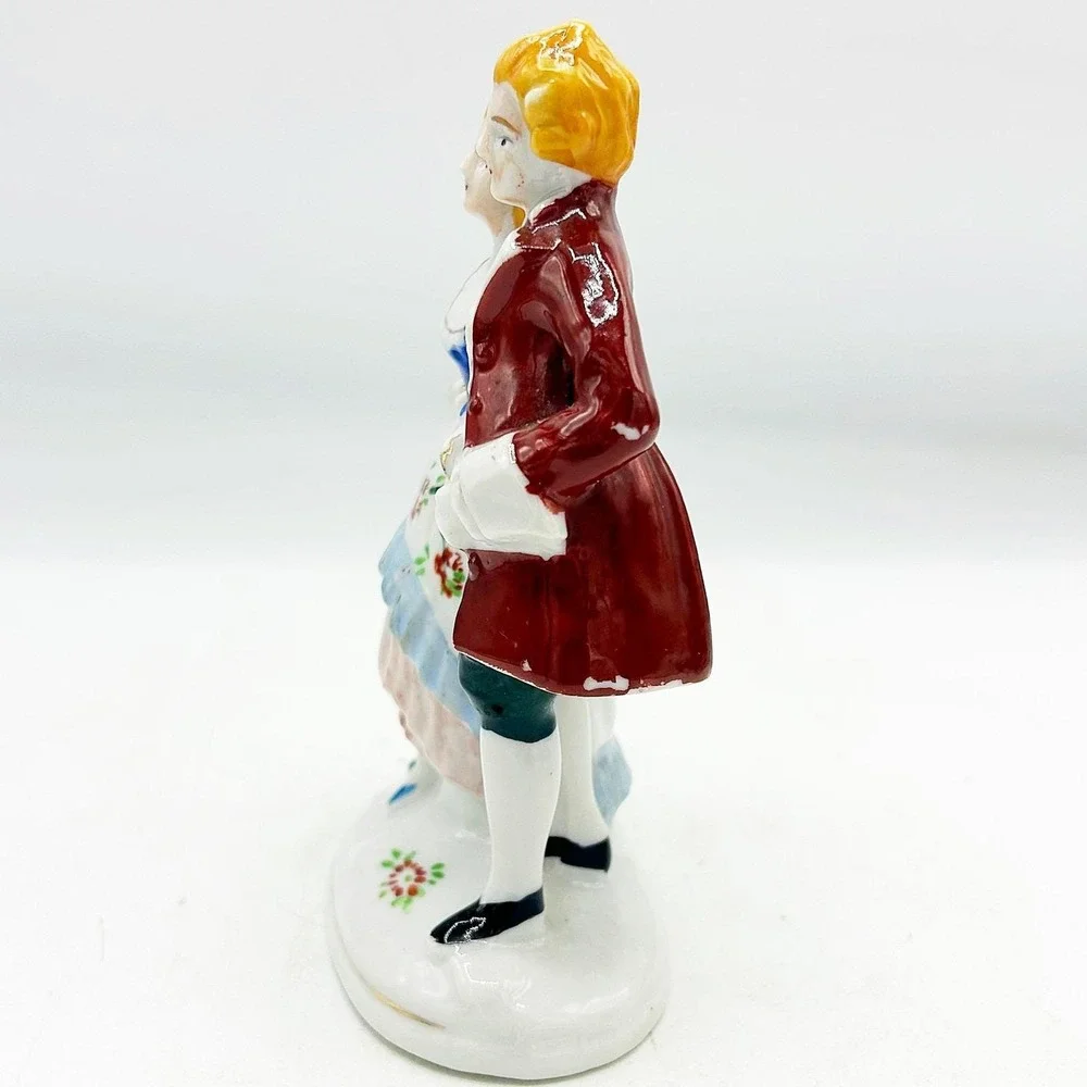 Occupied Japan Victorian Couple With Gold Accents Figurine Vintage